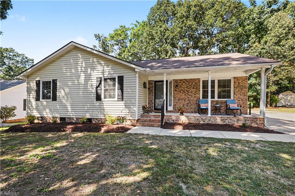 102 Brookhollow Lane Property Photo 1