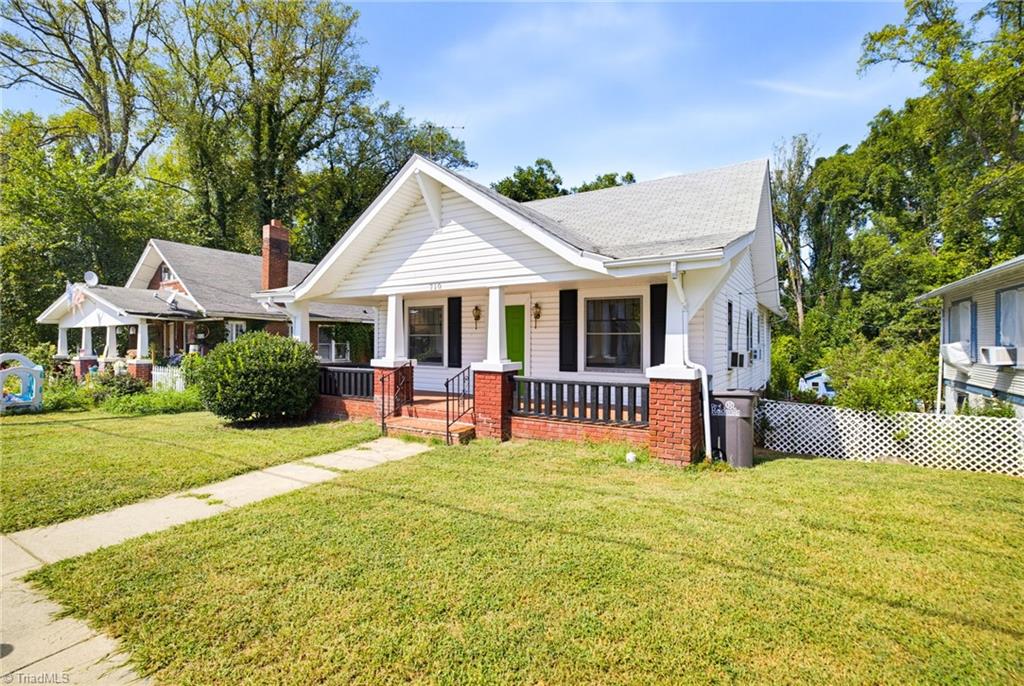 710 Wentworth Street Property Photo 3