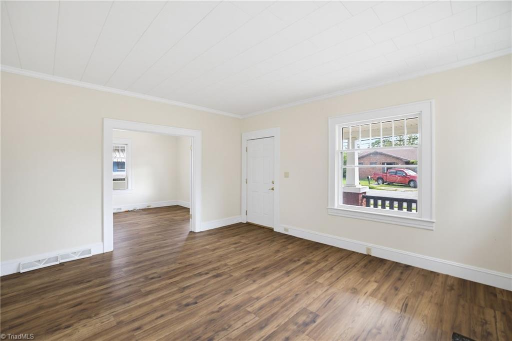 710 Wentworth Street Property Photo 6