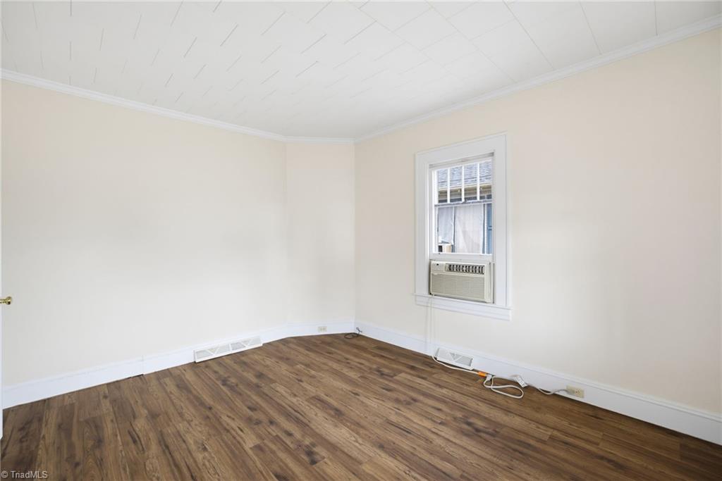 710 Wentworth Street Property Photo 8