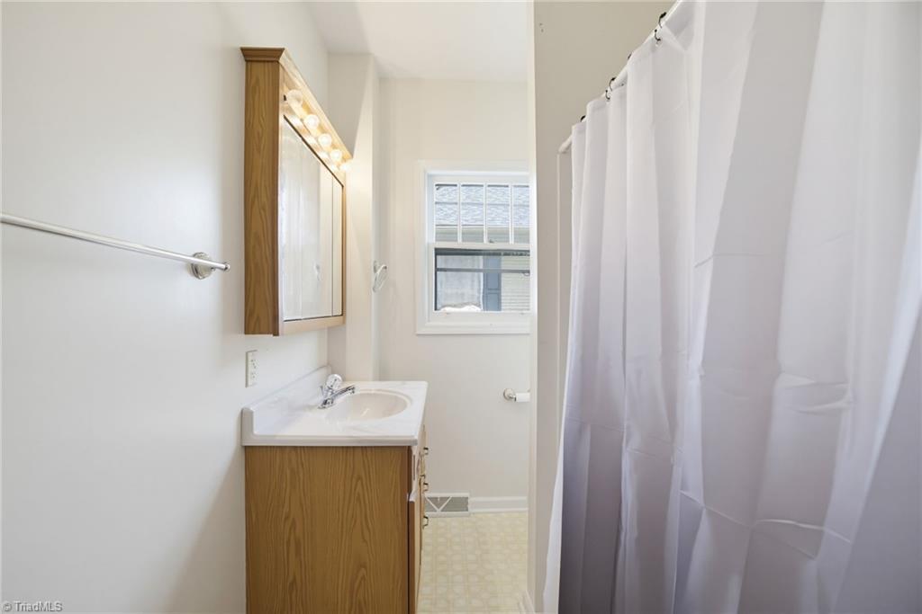 710 Wentworth Street Property Photo 23