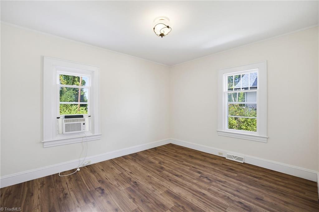 710 Wentworth Street Property Photo 24