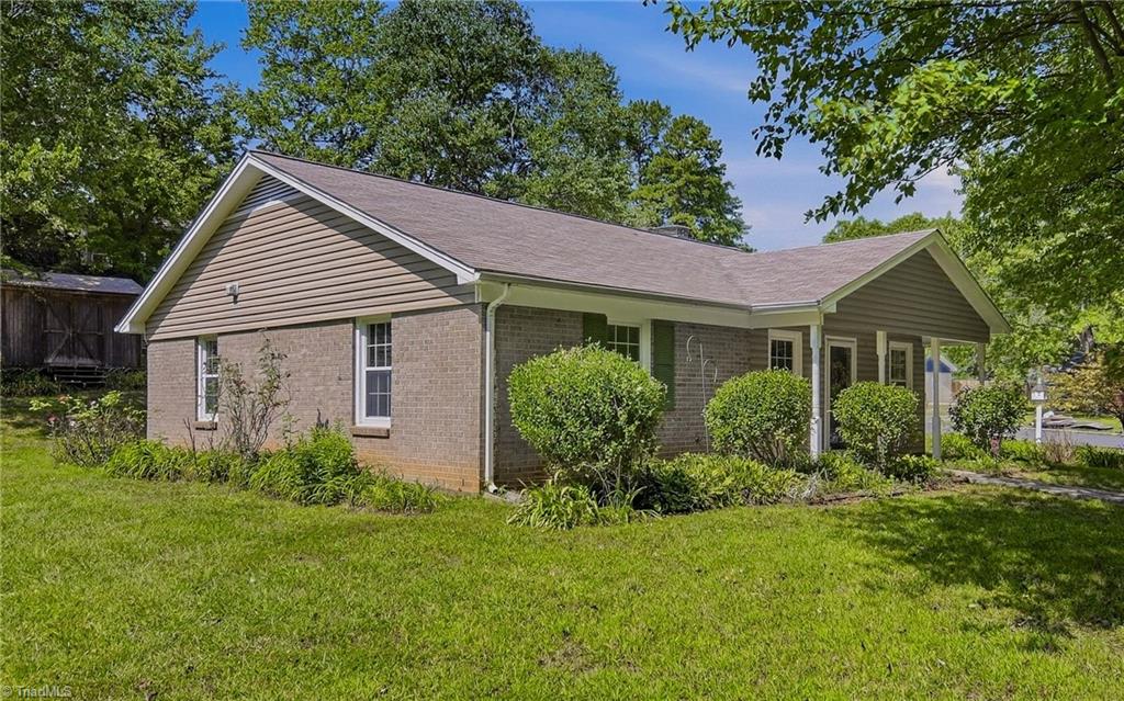 2200 Creekwood Drive Property Photo 1