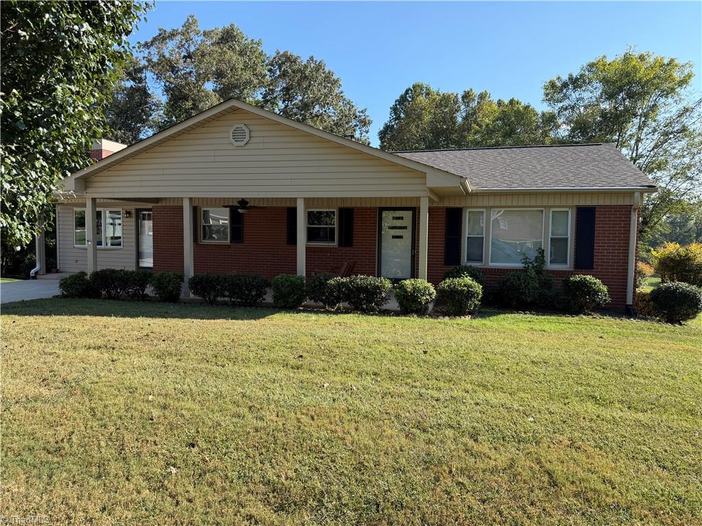 1516 W Fairfield Drive Property Photo 1