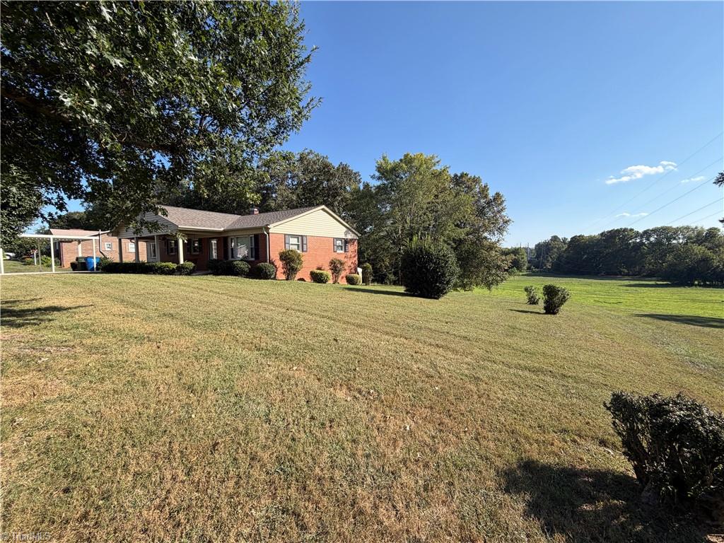 1516 W Fairfield Drive Property Photo 4