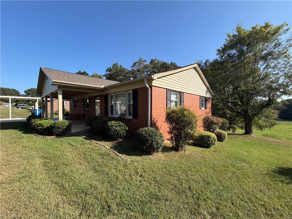 1516 W Fairfield Drive Property Photo 5