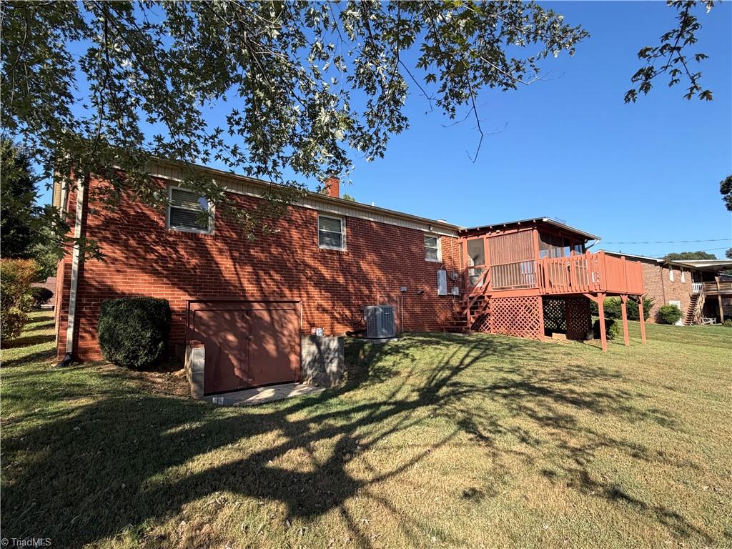 1516 W Fairfield Drive Property Photo 7