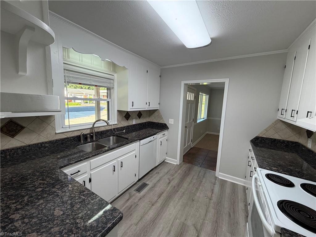 1516 W Fairfield Drive Property Photo 12