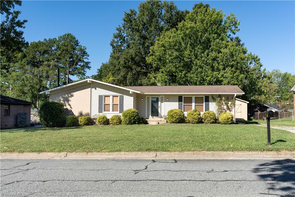 3006 Saxon Place Property Photo 1