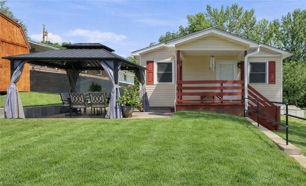1930 Wood Avenue Property Photo 1