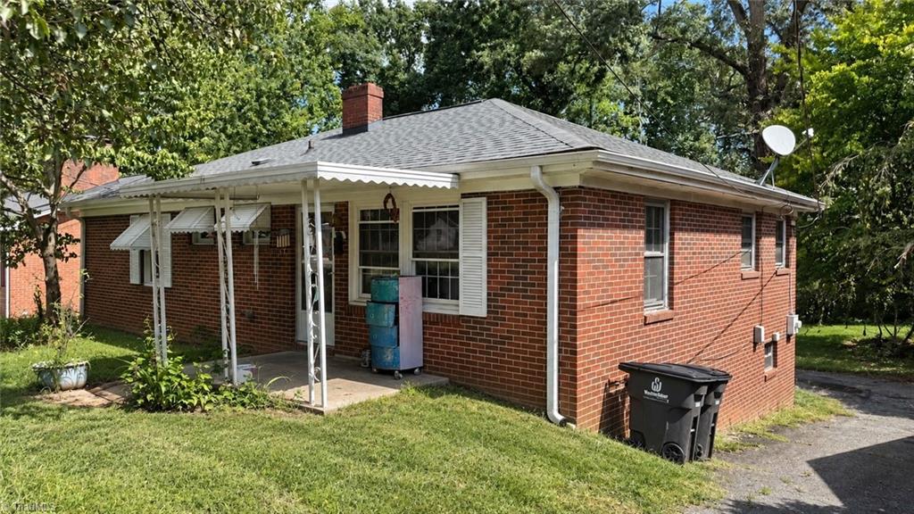 3357 Rosemont Avenue Property Photo 1