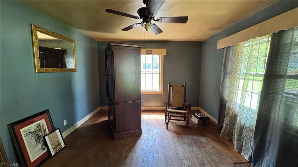 3357 Rosemont Avenue Property Photo 4