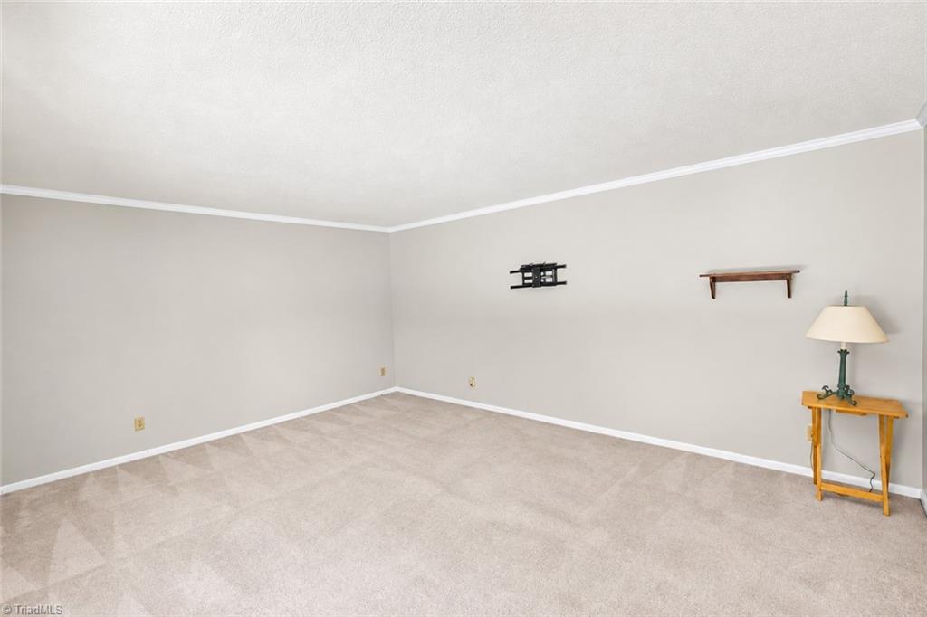 5 Windsor Circle Property Photo 7