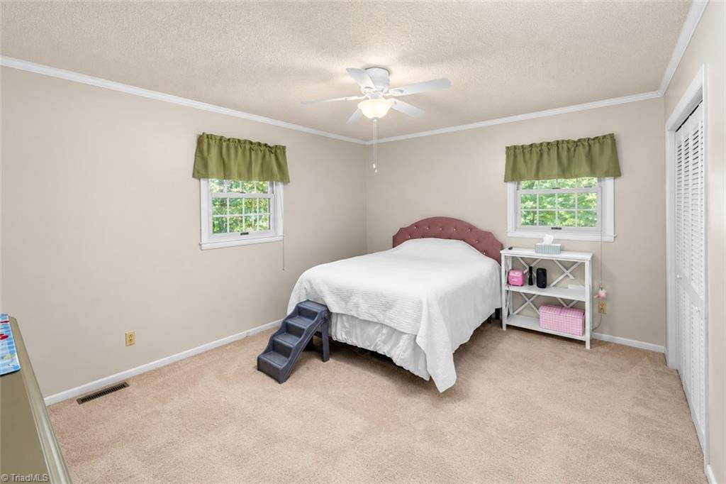 5 Windsor Circle Property Photo 12