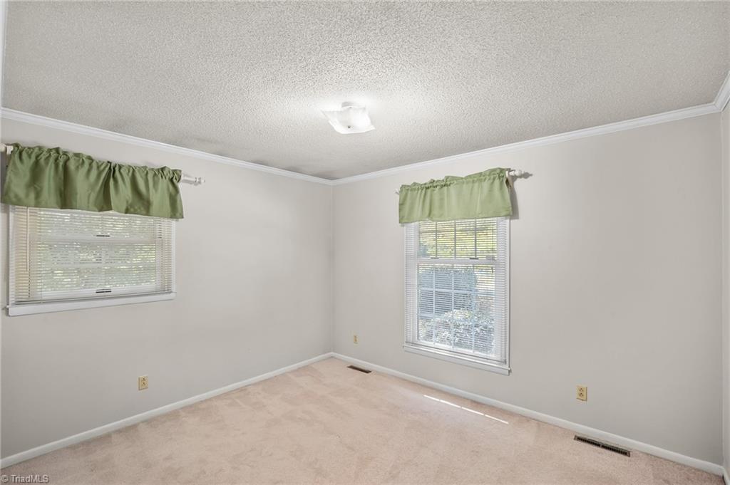 5 Windsor Circle Property Photo 15