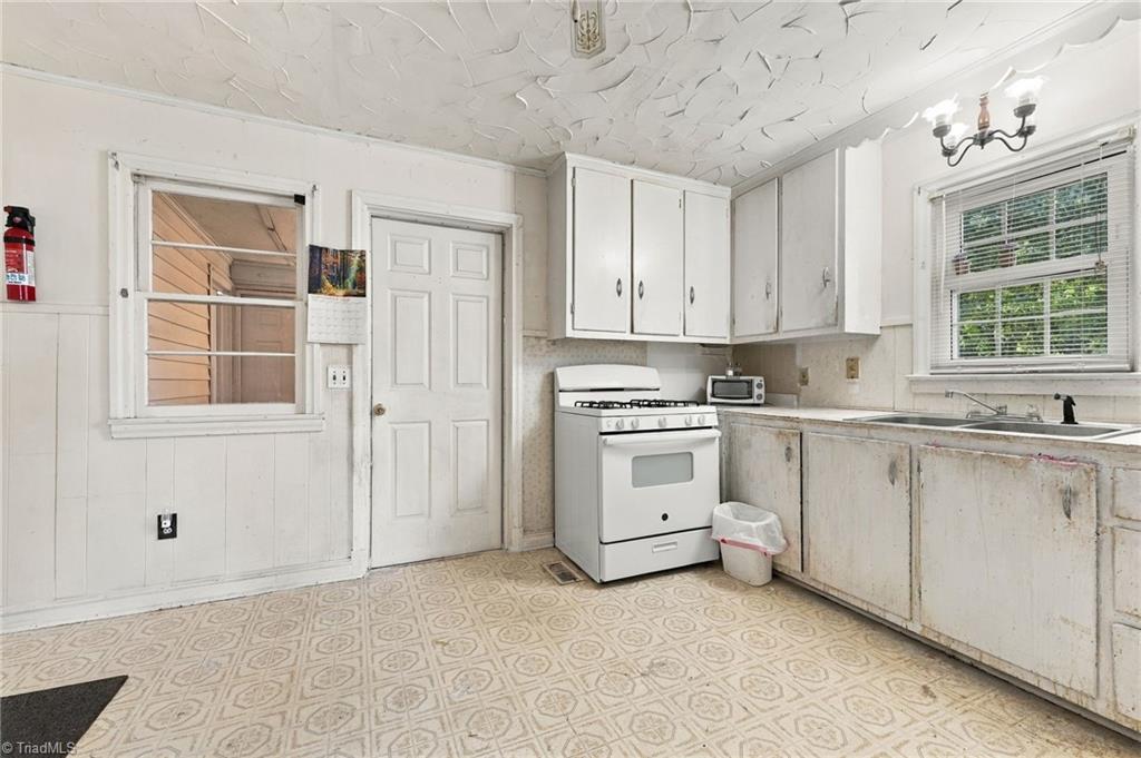 607 Walker Avenue Property Photo 23