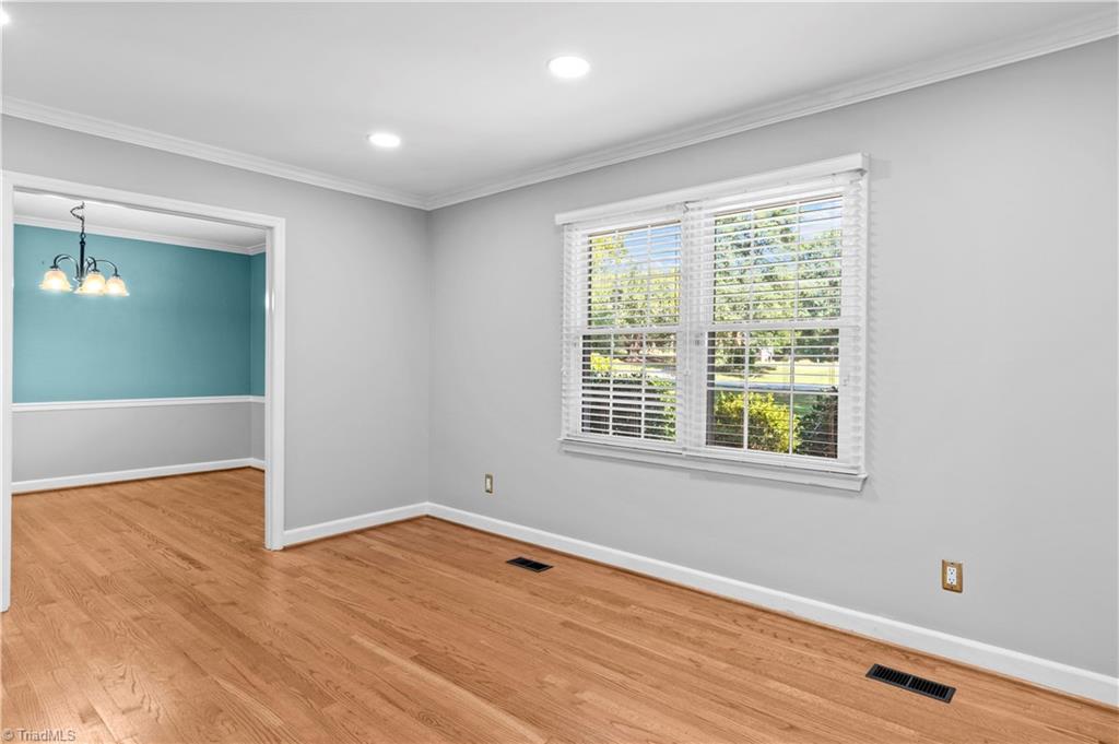 170 Queens Court Property Photo 14