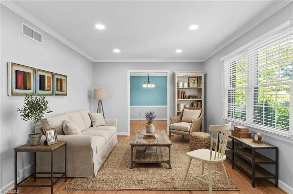170 Queens Court Property Photo 16