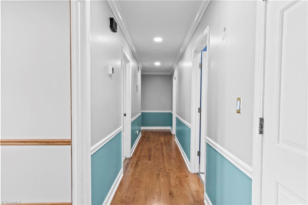 170 Queens Court Property Photo 17