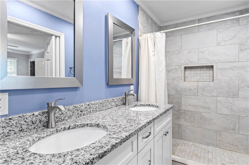 170 Queens Court Property Photo 21