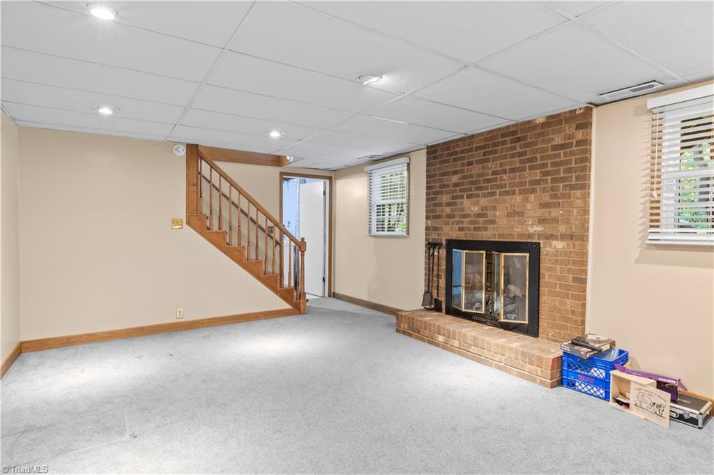 170 Queens Court Property Photo 31