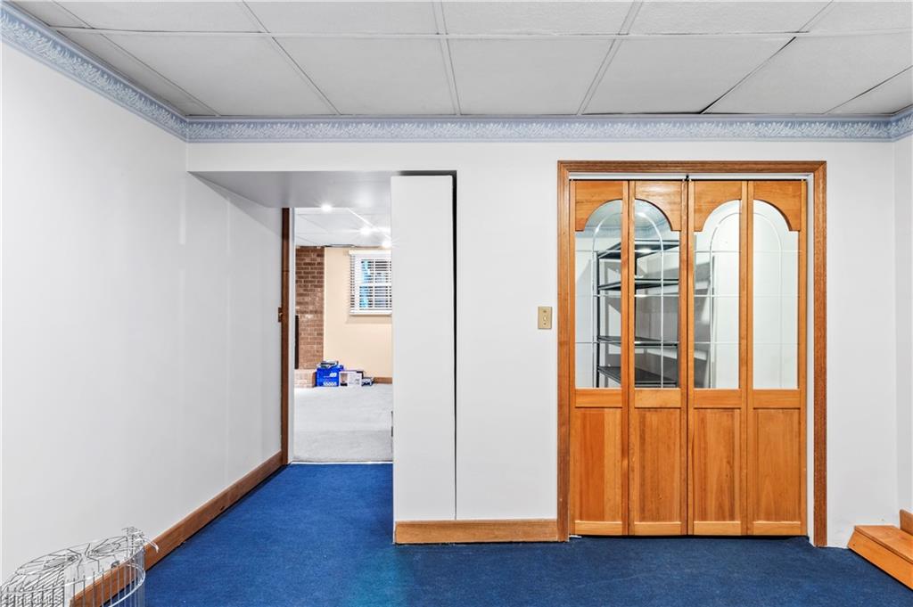 170 Queens Court Property Photo 34