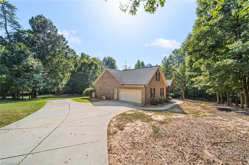 8615 Self Road Property Photo 4