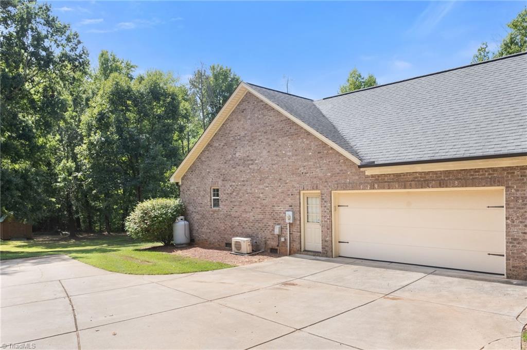 8615 Self Road Property Photo 6