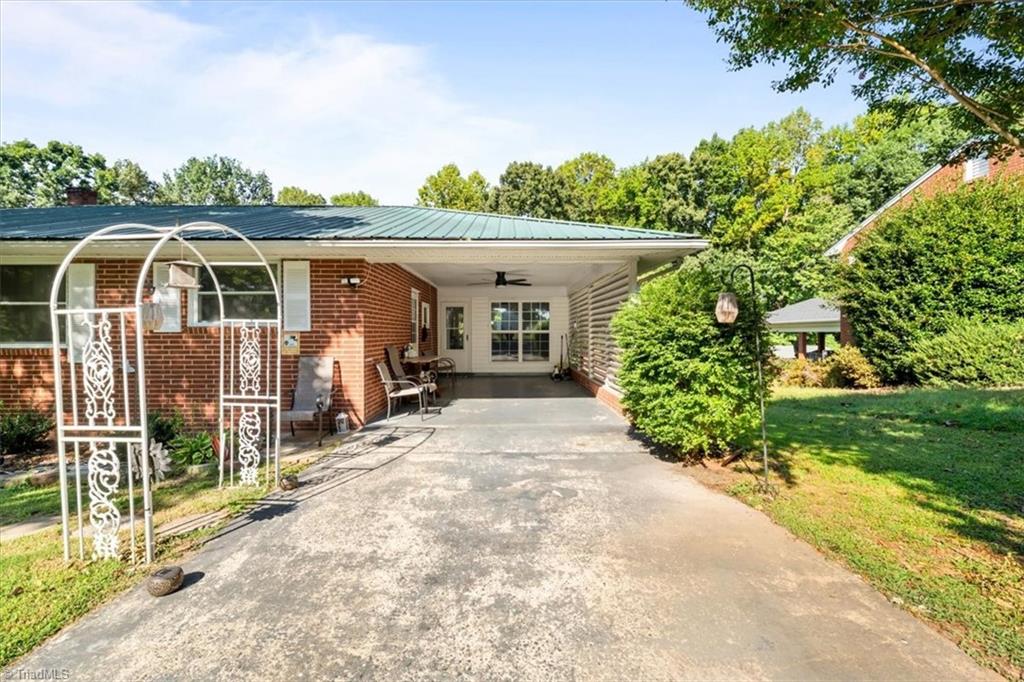 1539 Shady Drive Property Photo 3