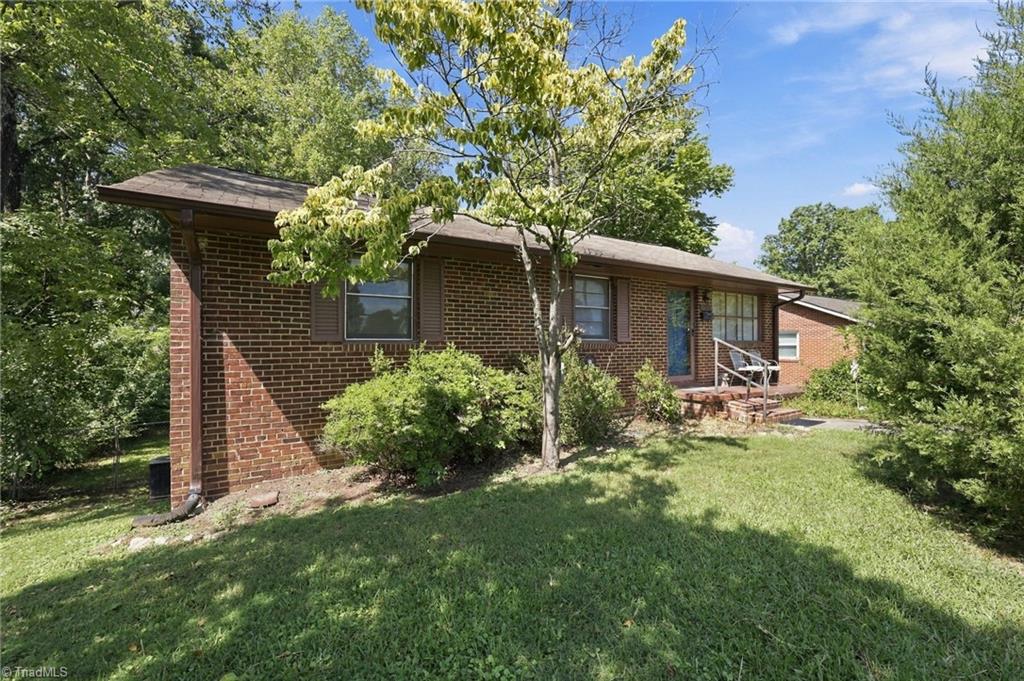 414 Tryon Street Property Photo 1