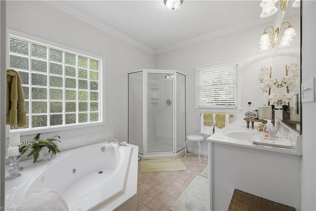246 Broadmoor Drive Property Photo 11