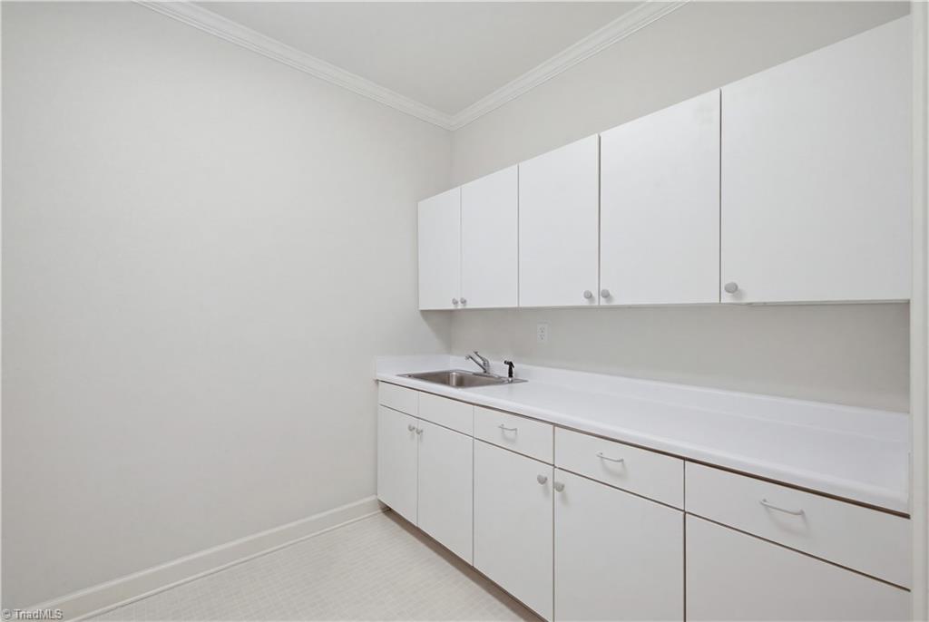 246 Broadmoor Drive Property Photo 13