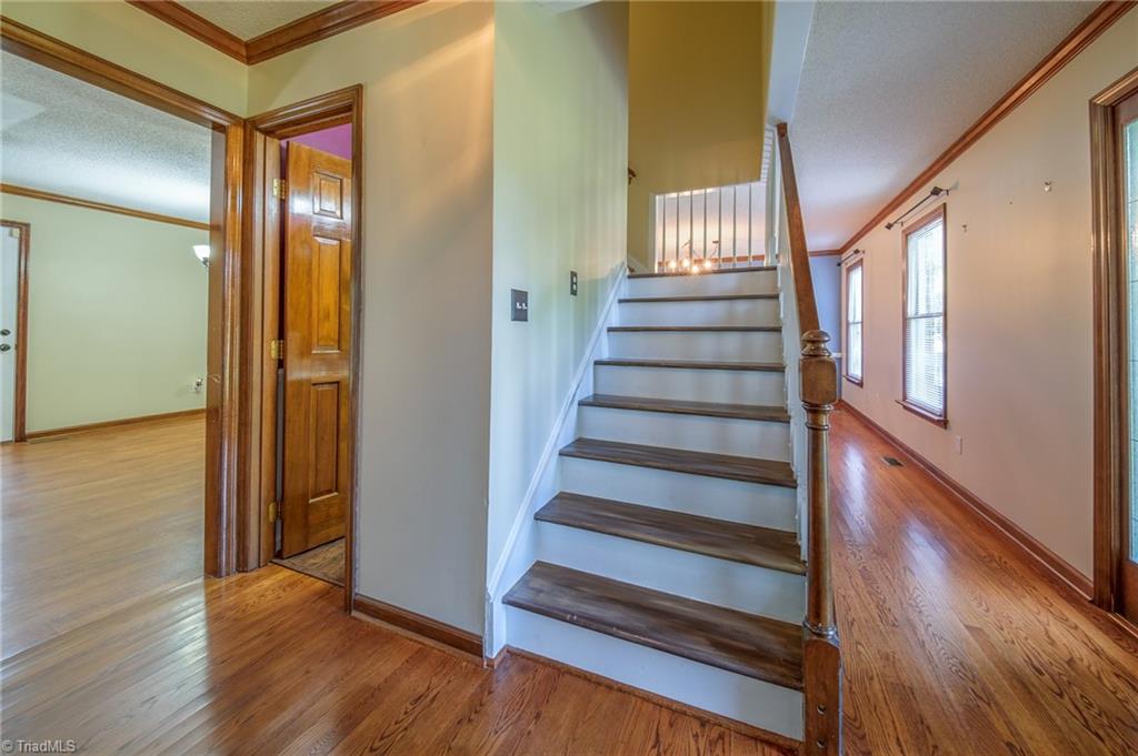 5917 Hickory Grove Road Property Photo 5