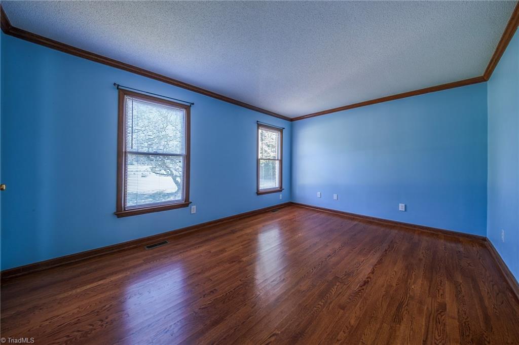 5917 Hickory Grove Road Property Photo 8