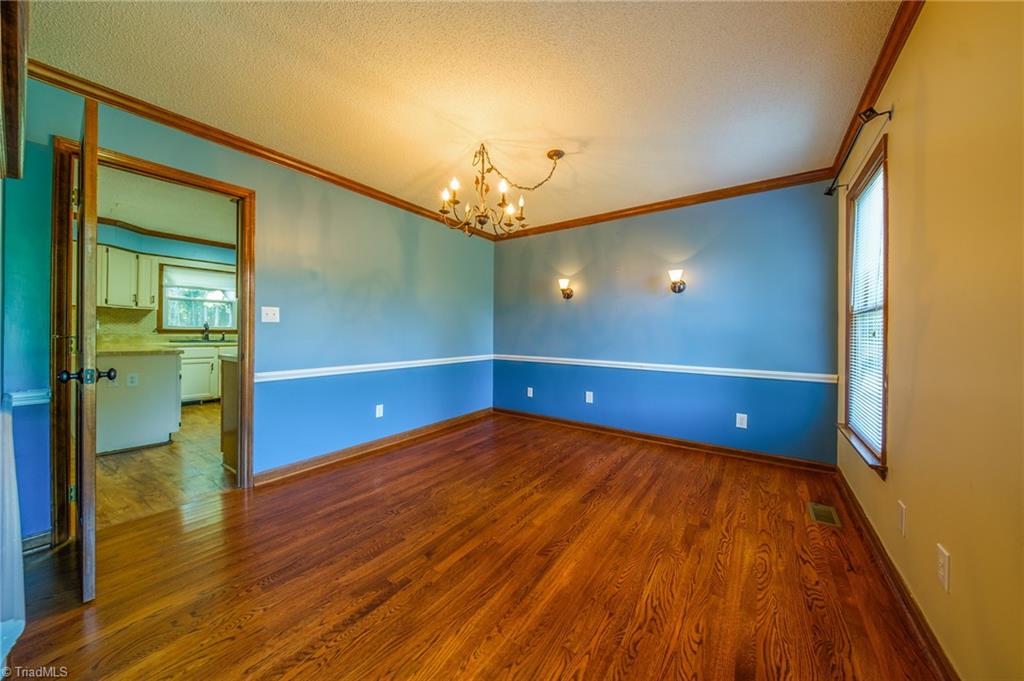 5917 Hickory Grove Road Property Photo 14