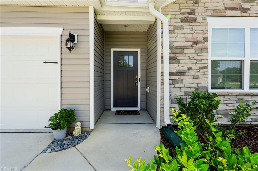 664 Starfall Road Property Photo 8