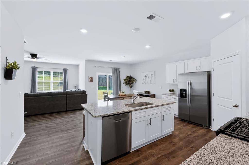 664 Starfall Road Property Photo 16