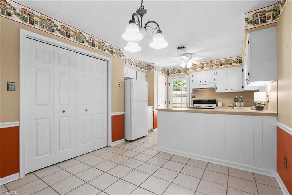 4614 Lawndale Drive # A Property Photo 11