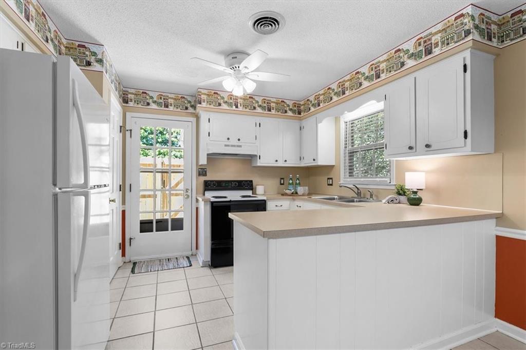 4614 Lawndale Drive # A Property Photo 13