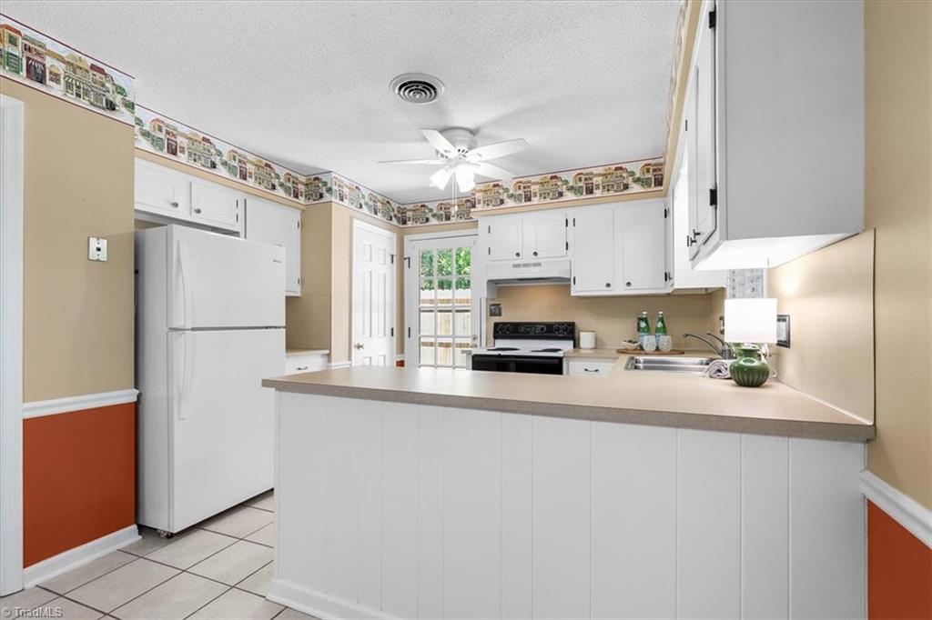 4614 Lawndale Drive # A Property Photo 14