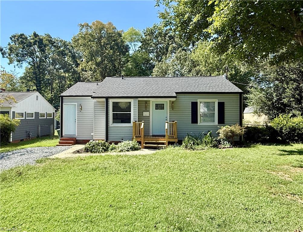 2735 Stratford Drive Property Photo 1
