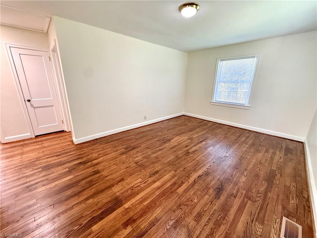 2735 Stratford Drive Property Photo 3