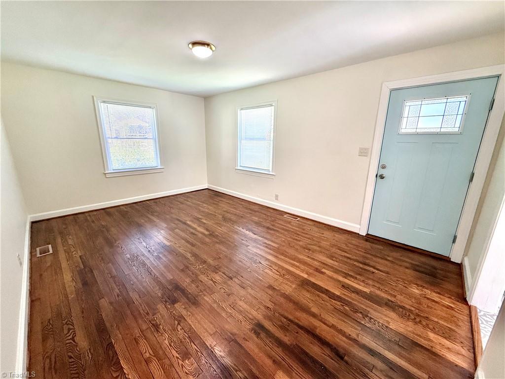 2735 Stratford Drive Property Photo 5