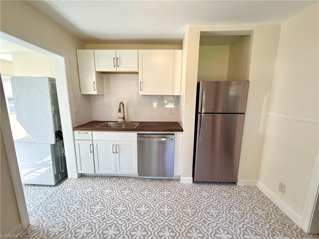 2735 Stratford Drive Property Photo 8