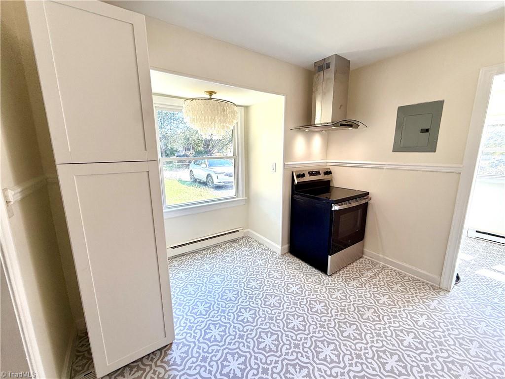 2735 Stratford Drive Property Photo 11