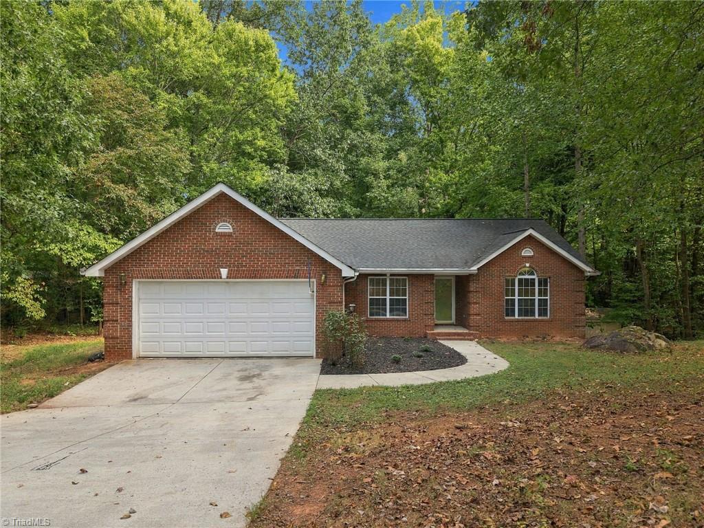 3122 Creekridge Drive Property Photo 2