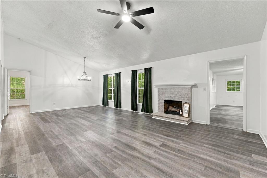 3122 Creekridge Drive Property Photo 3