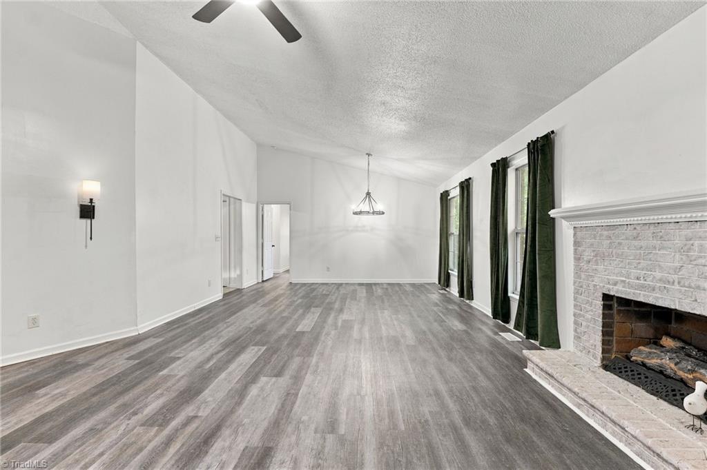 3122 Creekridge Drive Property Photo 4