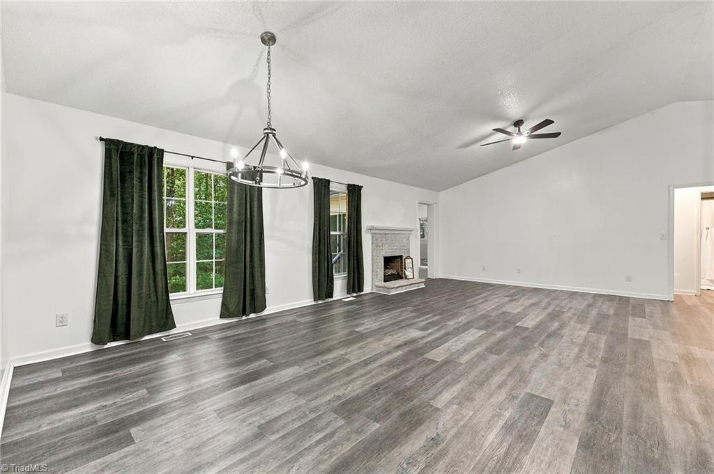 3122 Creekridge Drive Property Photo 6