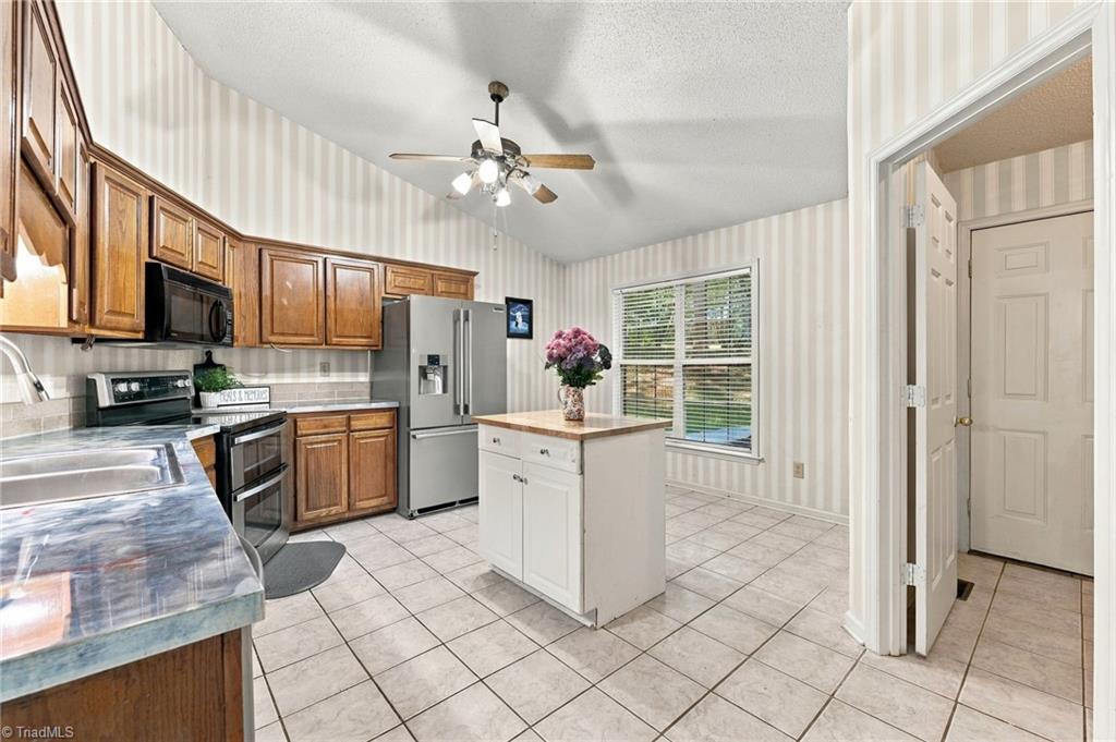 3122 Creekridge Drive Property Photo 7